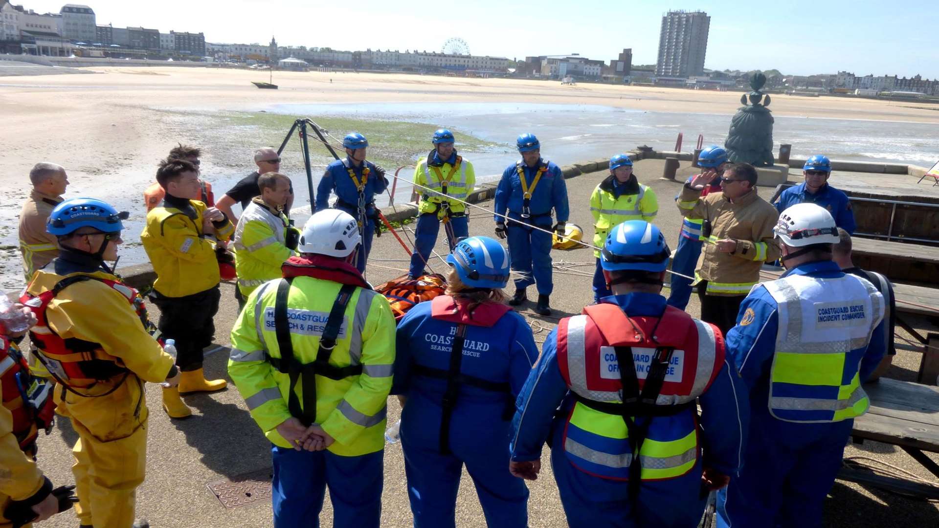 KFRS, Coastguard and Kent Police in briefing for the training exercise