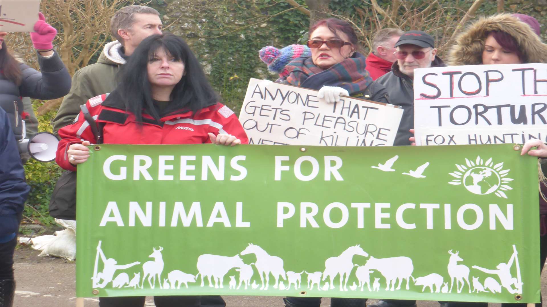 Protesters at the Boxing Day Elham Valley Hunt in 2014
