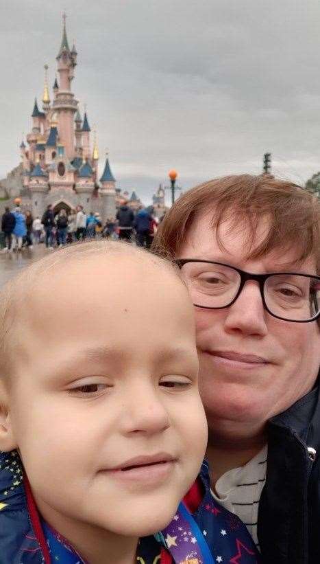 Bethany and mum Jill at Disneyland Paris. Facebook picture used with the permission of the Chesterton family