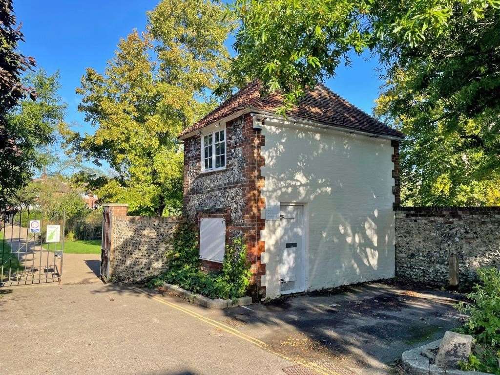 There are plans to turn this tiny cottage in Canterbury into a a Champagne café