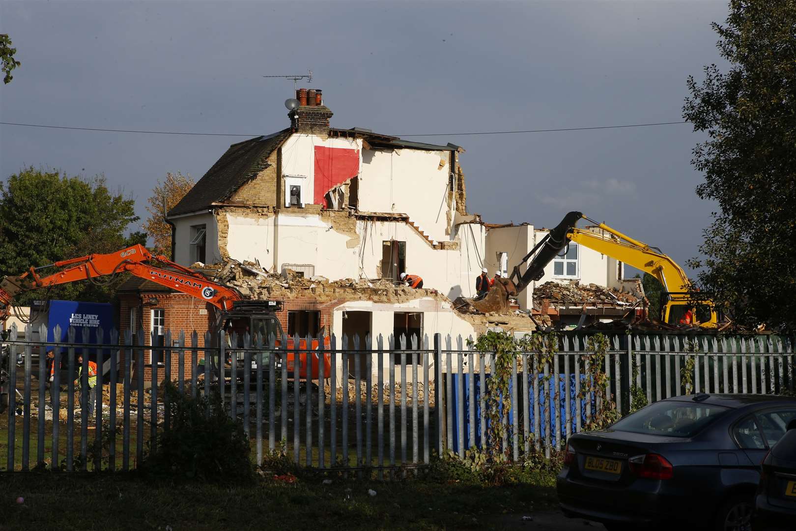 Demolition of The Battle of Britain pub in Coldaharbour Road, Northfleet