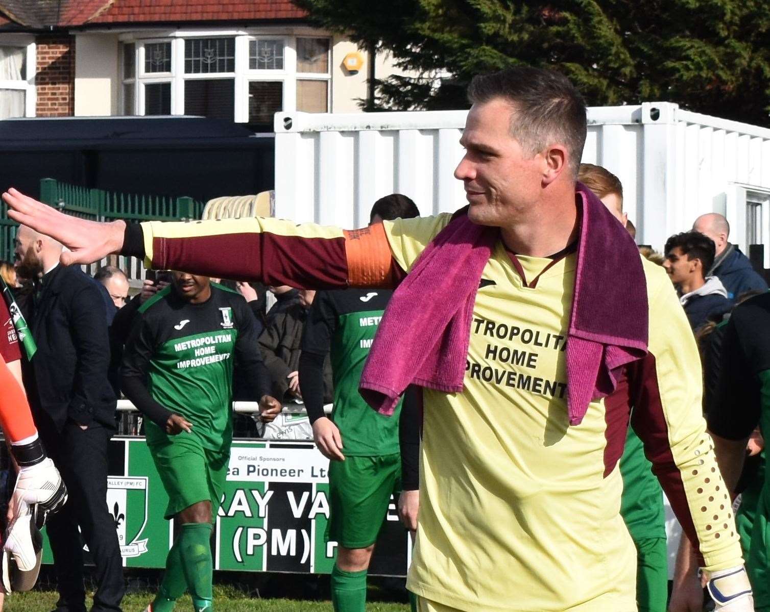 Cray Valley goalkeeper Andy Walker Picture: Alan Coomes