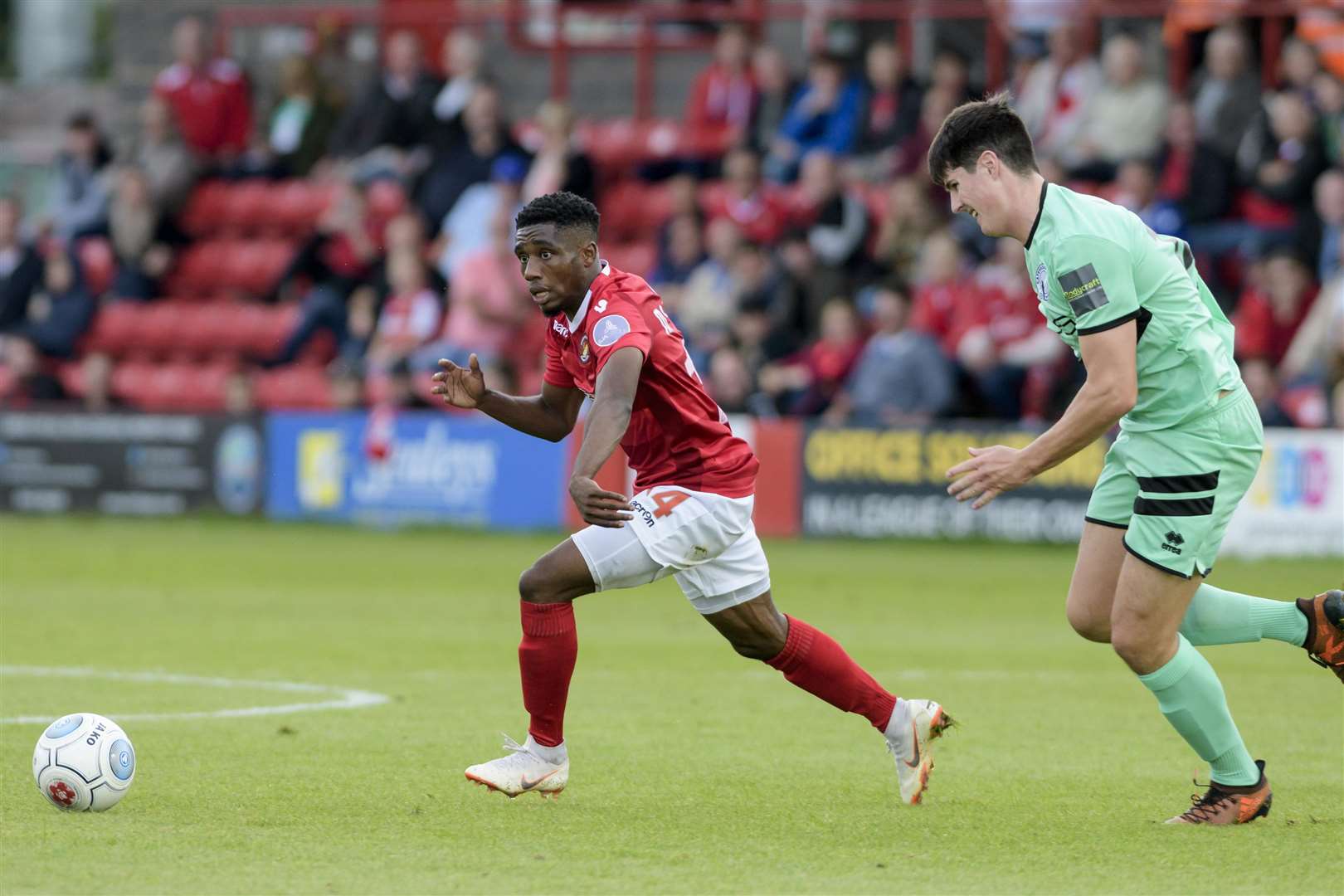 Darren McQueen on the ball for Ebbsfleet Picture: Andy Payton