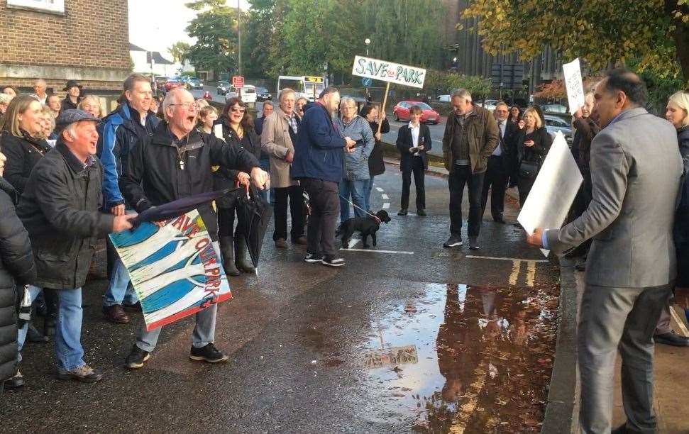 Anger at the Calverley Square protest spilled onto the streets - and would ultimately result in the creation of the Tunbridge Wells Alliance party