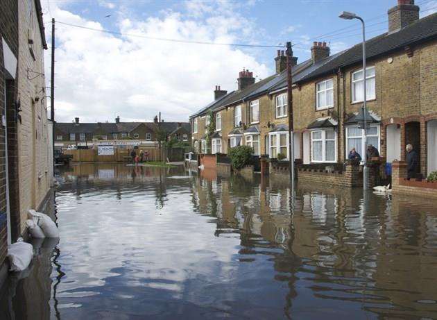 Flooding in Albert Road in 2015 (1102314)
