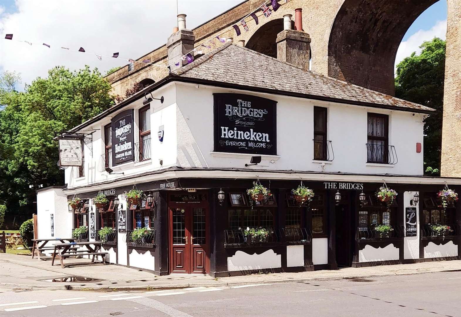 Fears for Kent's 'most photographed pub' 