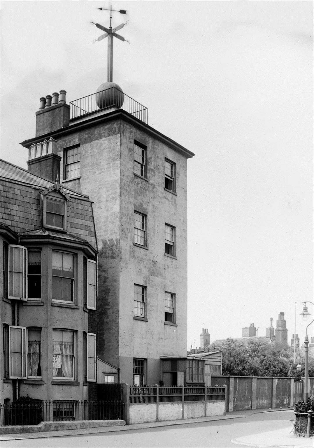 The Timeball Tower structure in 1913