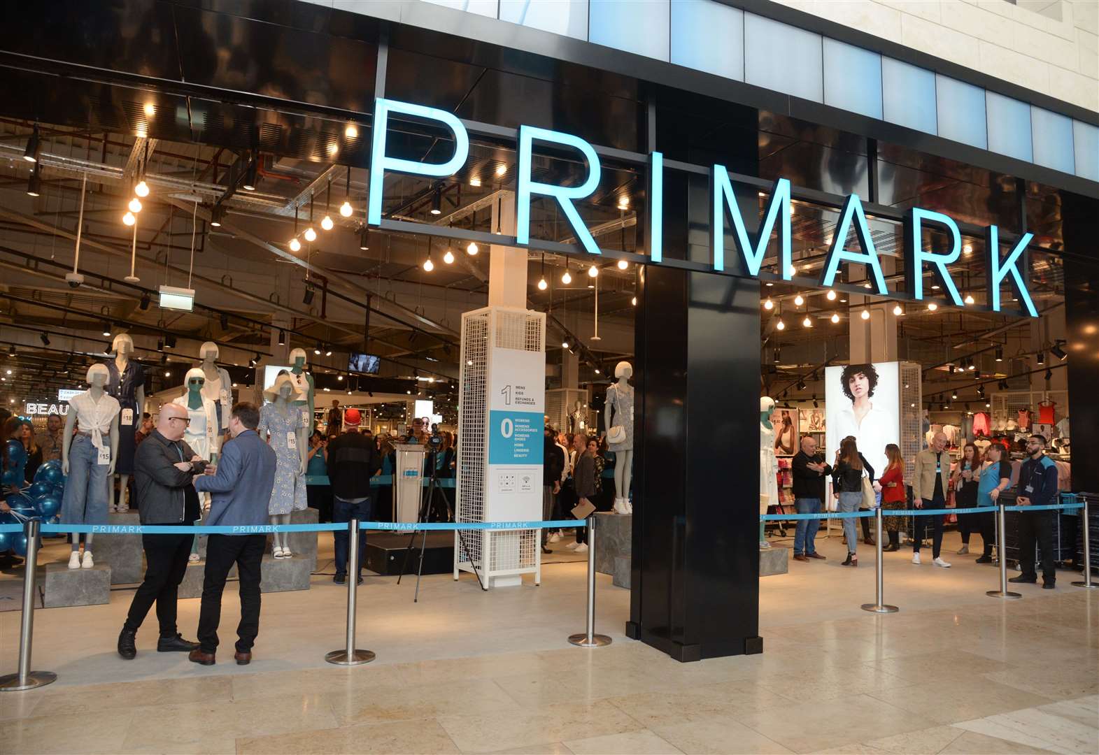 Jobs at Bluewater's Primark, Zara, TGI Fridays and Pizza Express up for ...