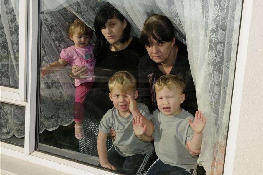 Shelley Norton with daughter Bonnie and her three children at home in Rushenden