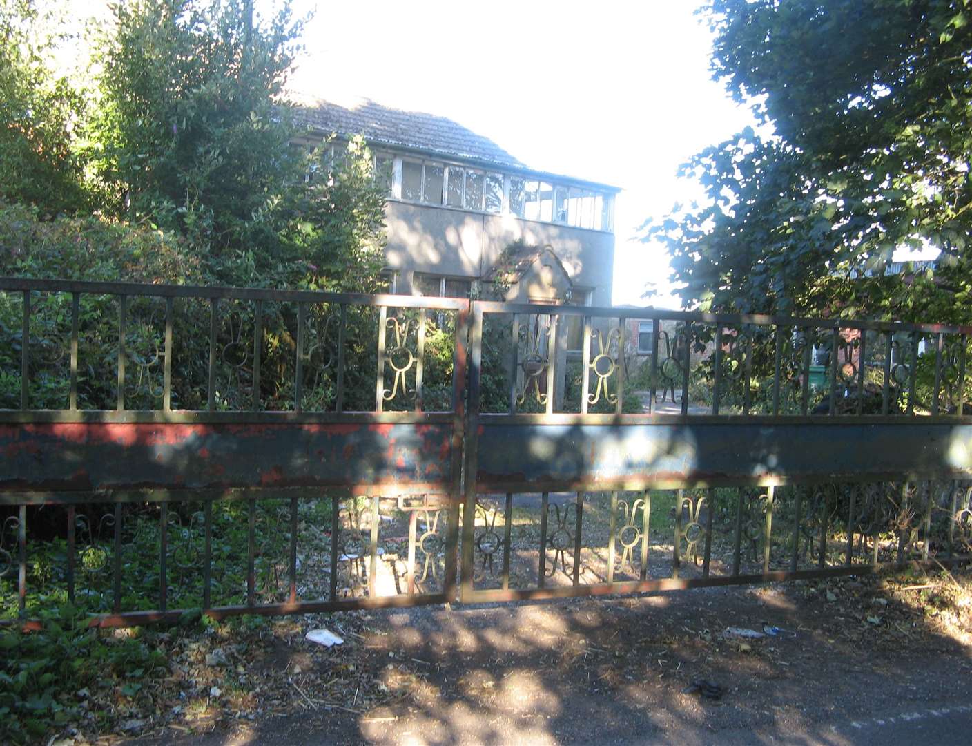 Beck also owns a dilapidated cottage near Westfield Sole Farm, in Harp Farm Road, Boxley