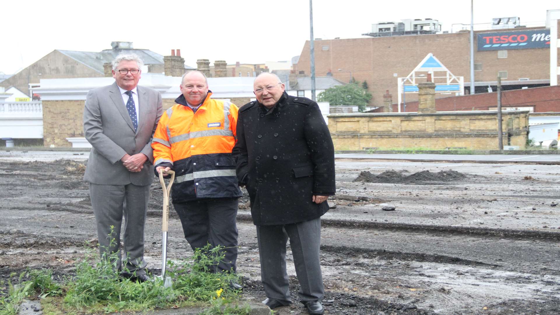 KCC cabinet member for transport Matthew Balfour, Jackson Civil Engineering contracts manager Andy Nailor, and leader of Gravesham council John Cubitt.