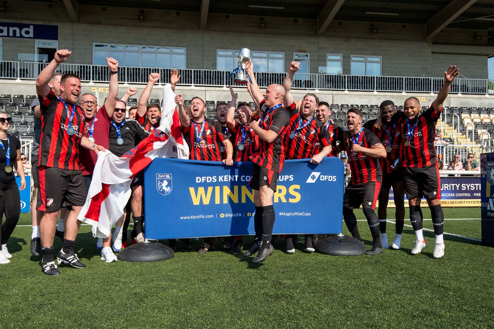 Barnehurst celebrate winning the DFDS Kent Junior Cup. Picture: PSP Images/Ian Scammell