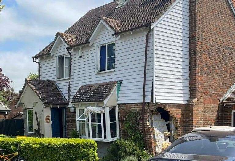Firefighters called to gas explosion at house in Old School Close, Lenham