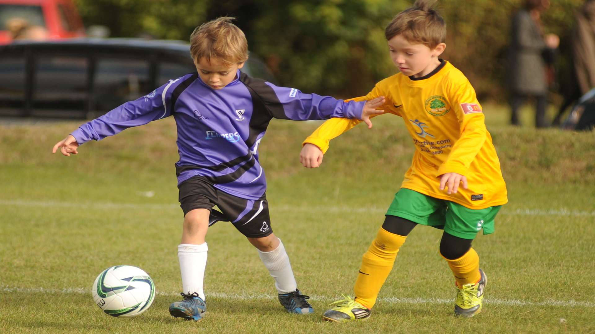 Anchorians Panthers under-8s (purple) pushing on against Cliffe Woods Colts Picture: Steve Crispe