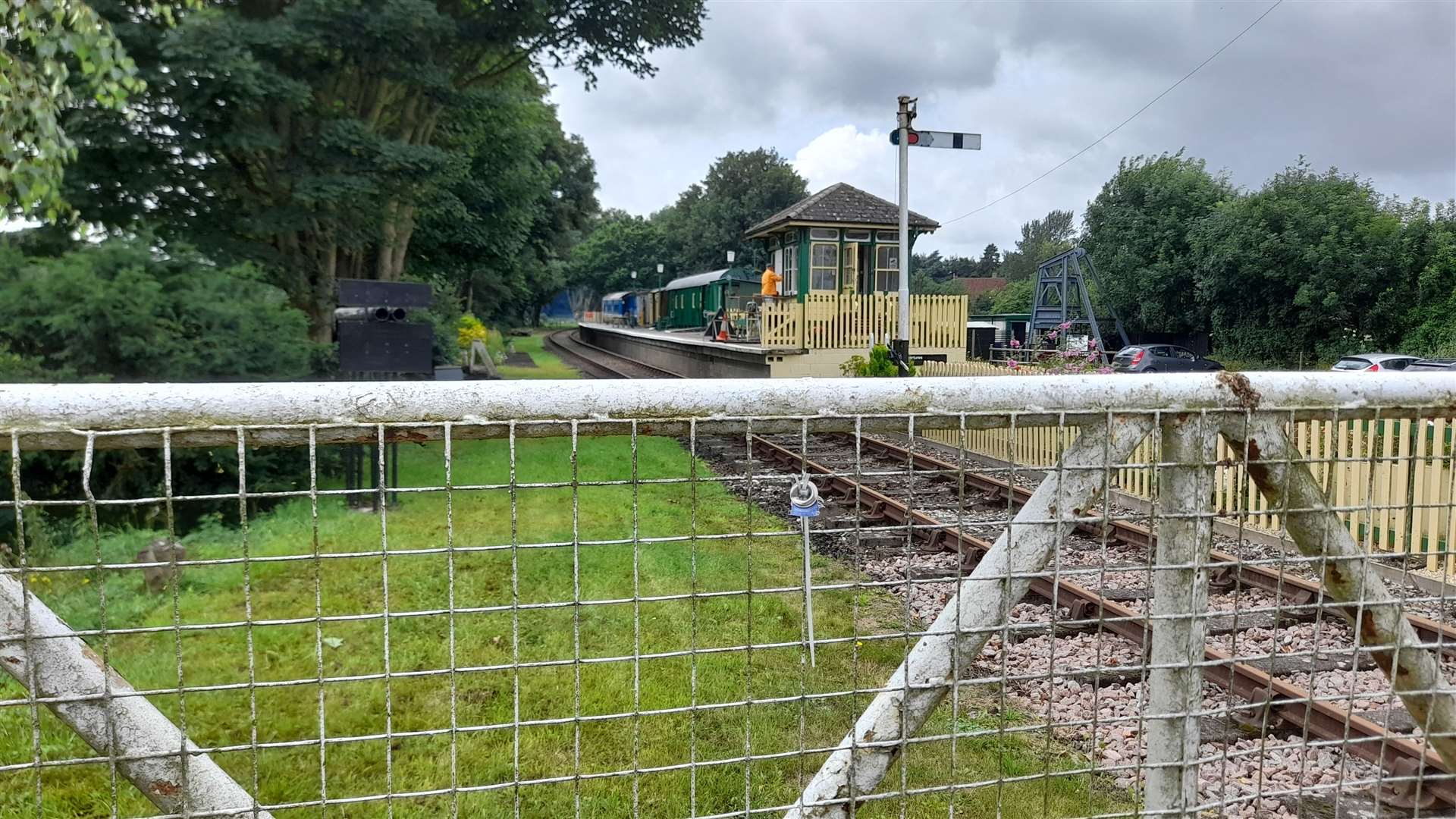 One of the main concerns of the previous application was its impact on the East Kent Light Railway which adjoins the proposed site
