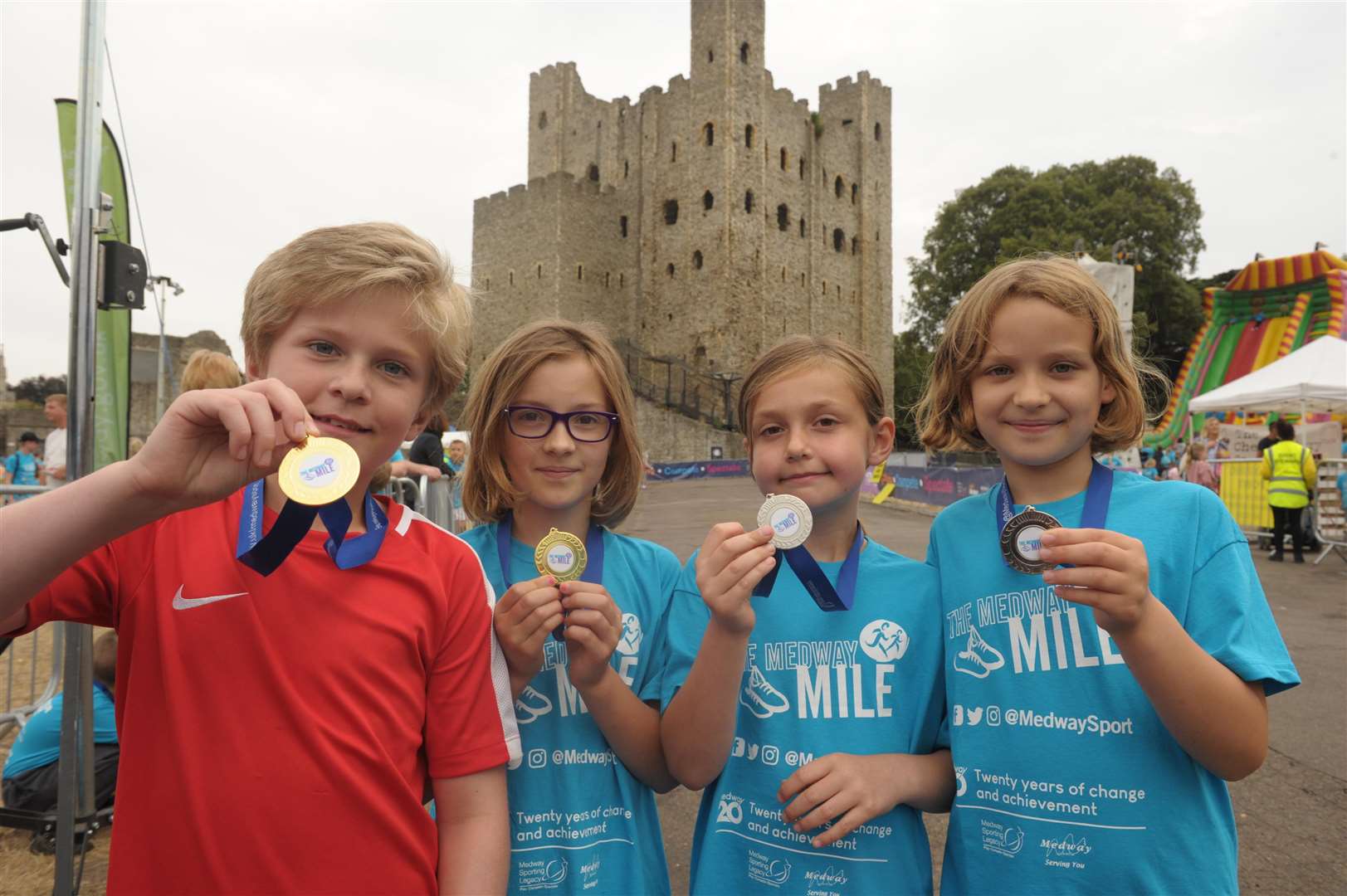 Rochester Castle Gardens..Medway Mile 2018. KIds race..L-R: Eddie, Elizabeth, Lois and Anna (10,10,8,8)..Picture: Steve Crispe. (3190141)