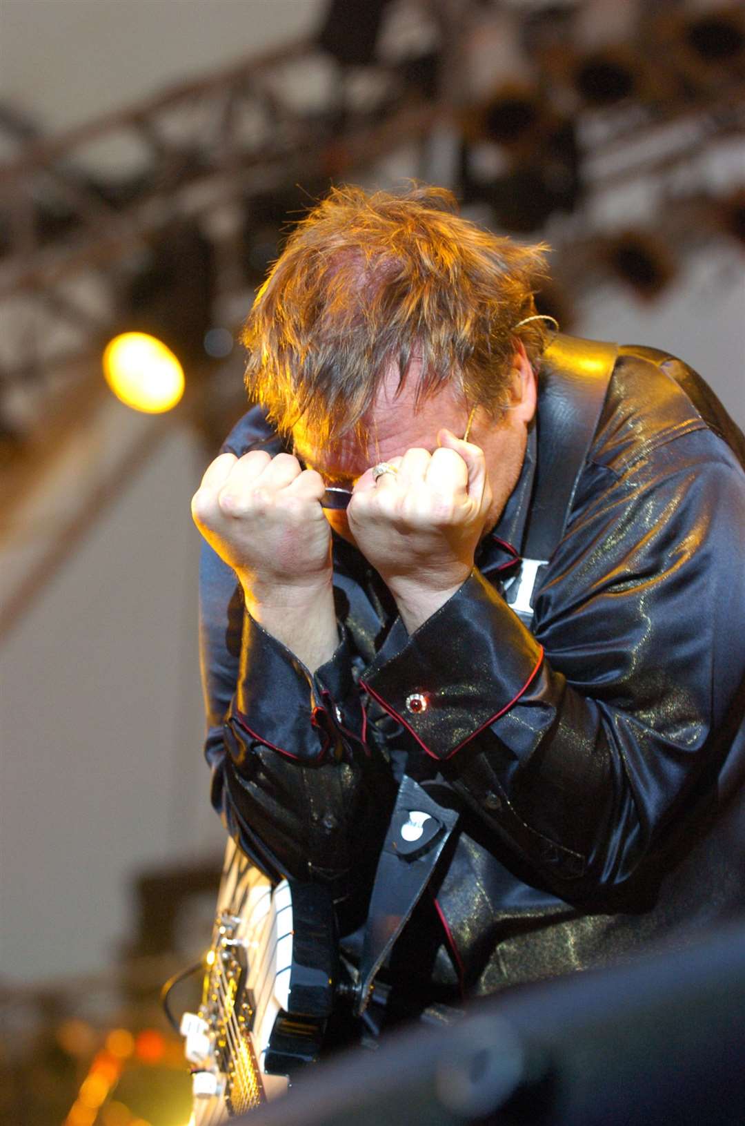 Flamboyant rockstar Meat Loaf performed in front of thousands at Leeds Castle in 2005
