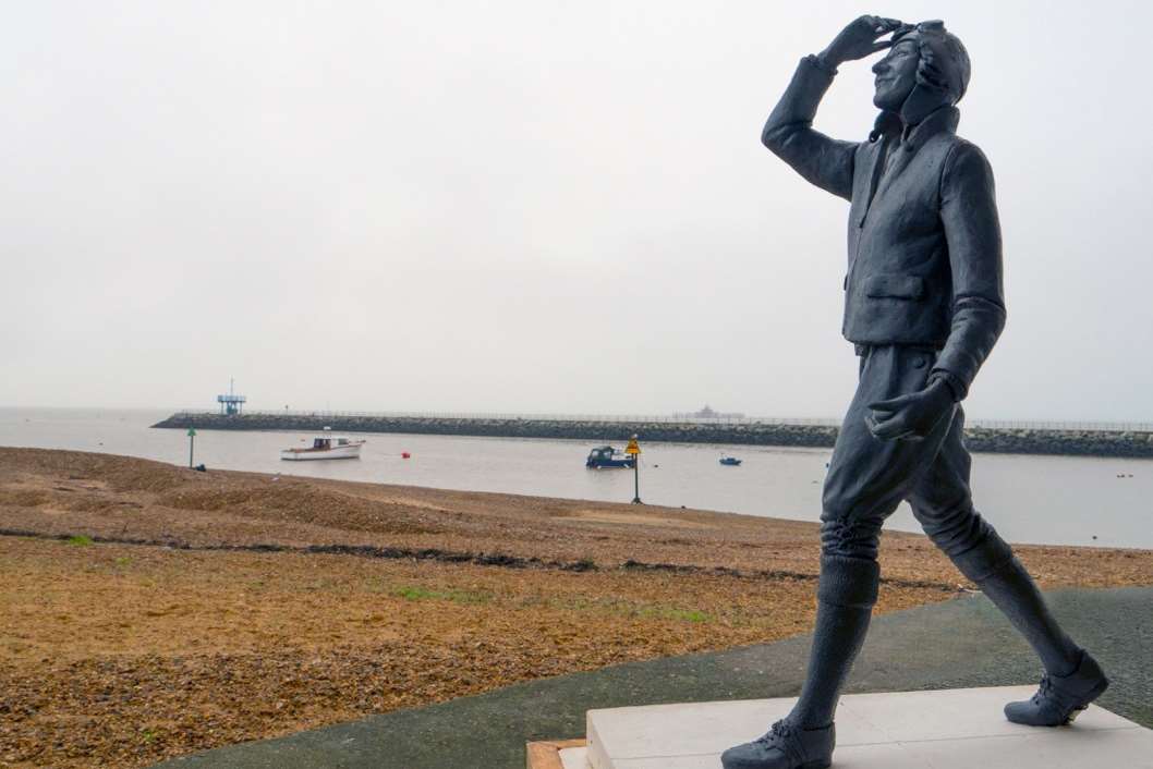 Image shows what the proposed Amy Johnson bronze statue could look like on Herne Bay seafront