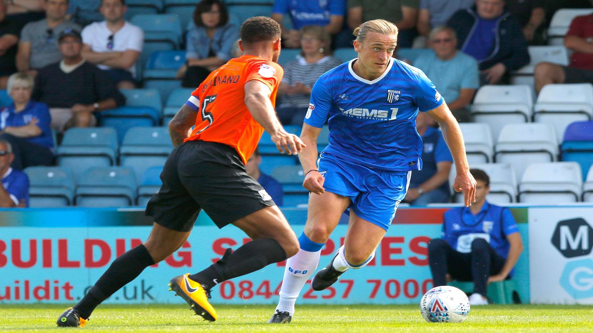 Tom Eaves takes on Southend's Anton Ferdinand Picture: Andy Jones