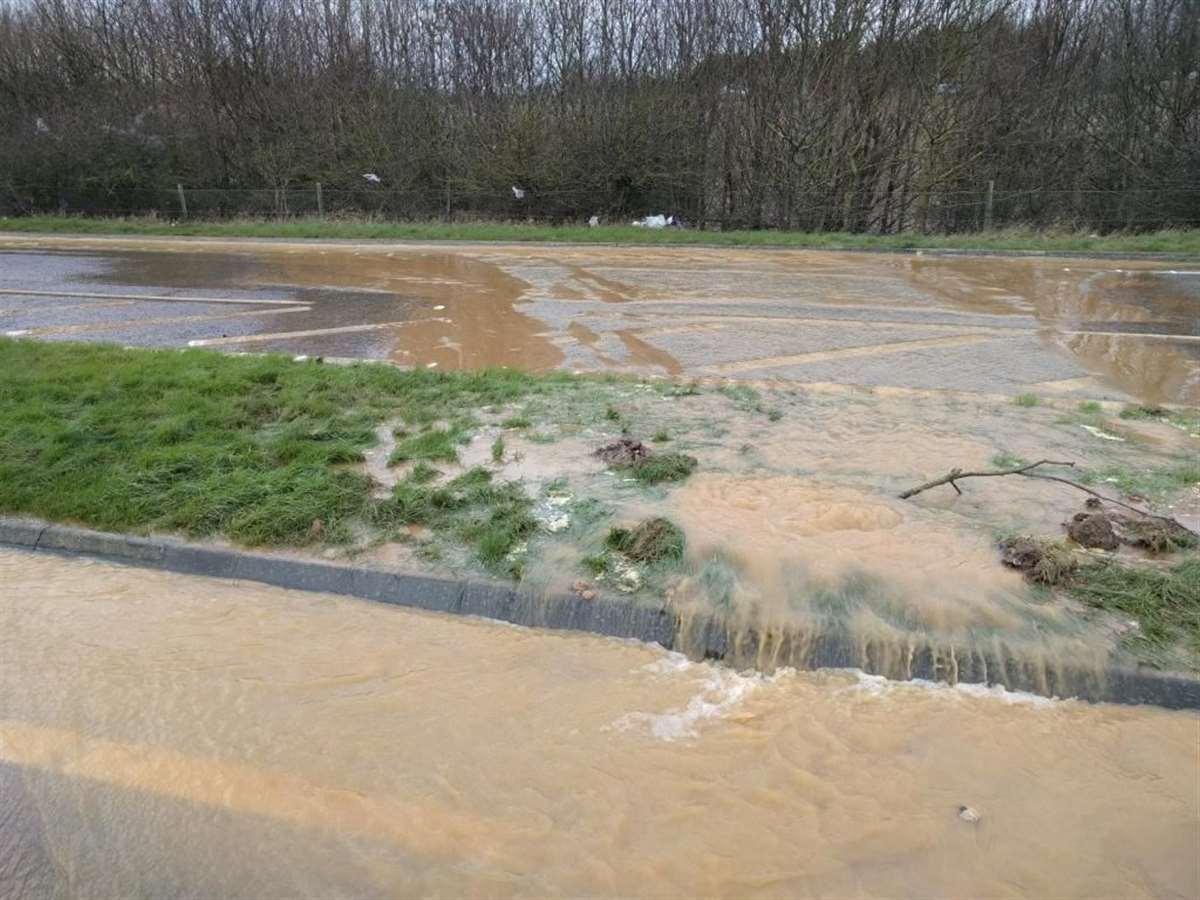 A249 water leak flooded the dual carriageway at Bobbing in January 2016 and cut off water supplies to the Isle of Sheppey