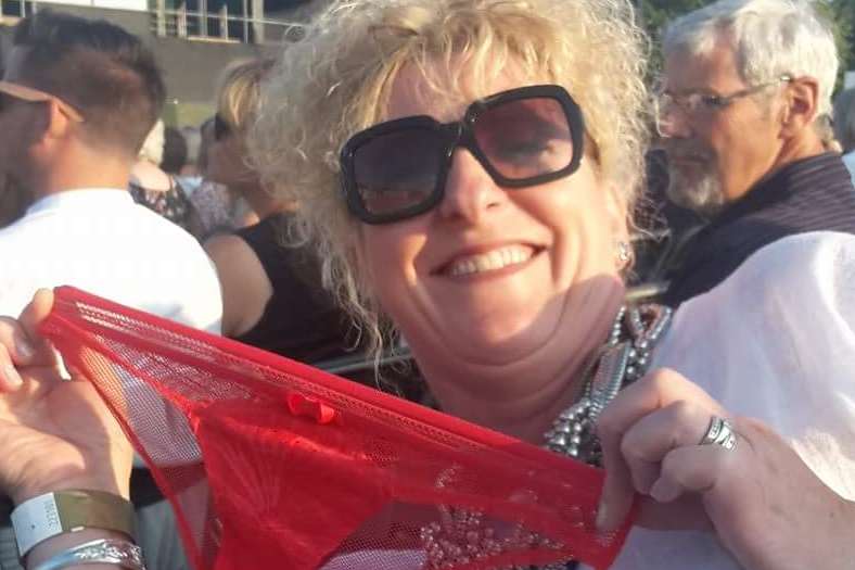 Knickers to throw at the ready from Jo Murdoch-Goodwin