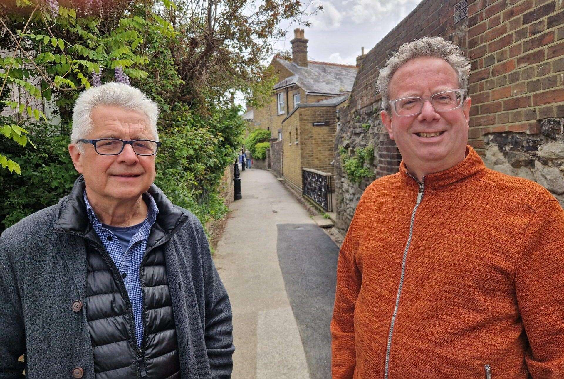 Cllr Julian Saunders and Cllr Eddie Thomas at Gatefield Lane, part of the Cross Town Path
