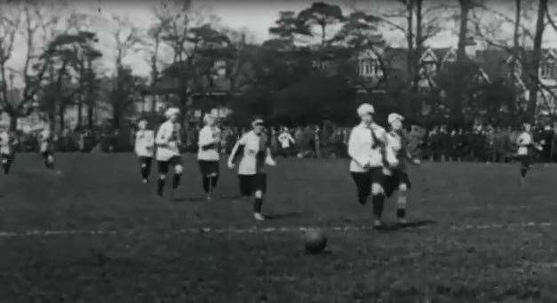 Action from the game between Vickers Ladies FC from Dartford and Dagenham Ladies FC in 1918. Supplied by the National Library of Norway. Copyright: Gaumont (56097006)