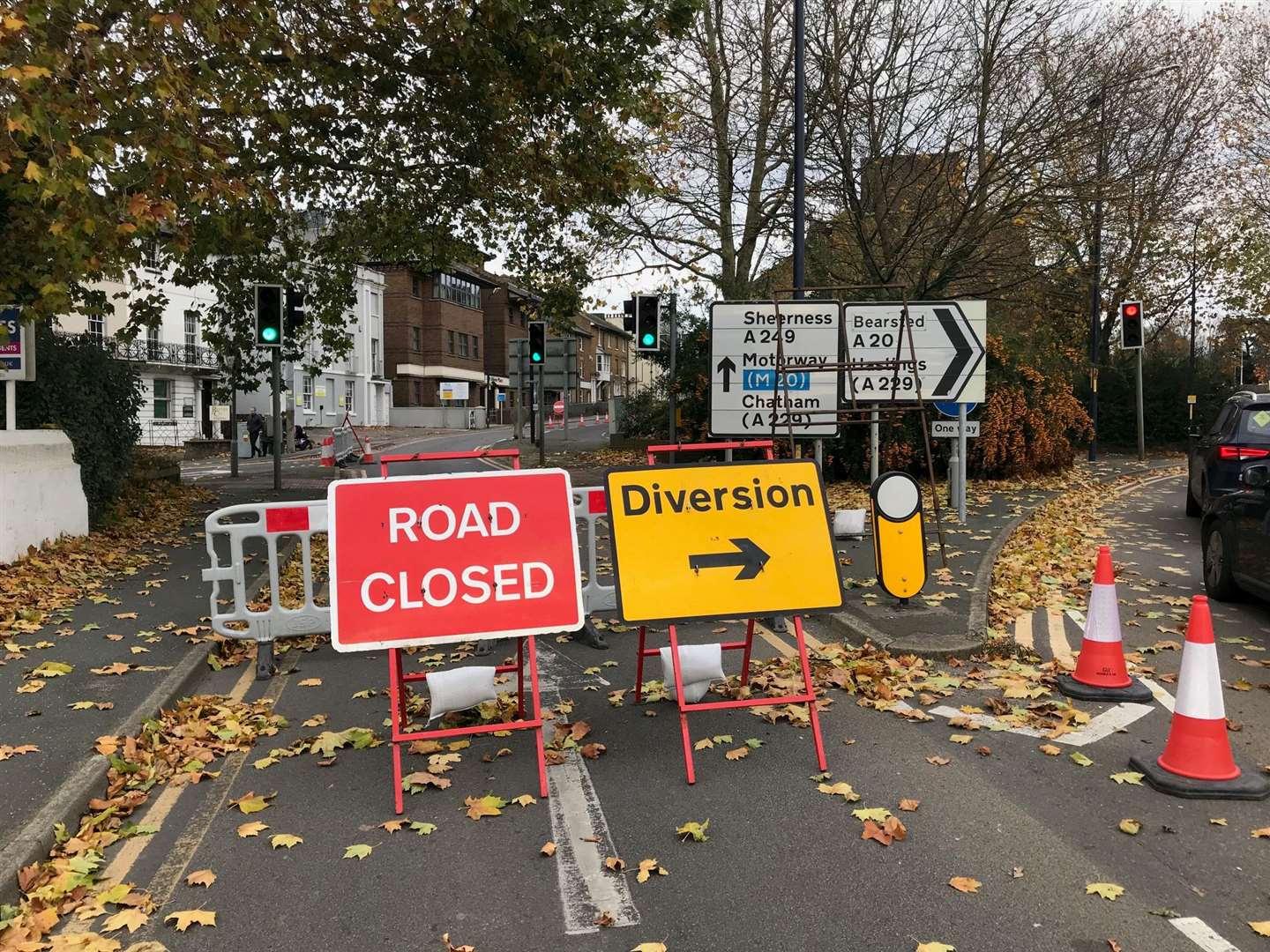 The north-bound carriageway of the A249 Sittingbourne Road is closed