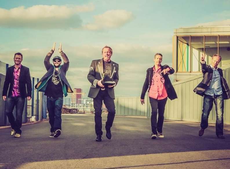 Level 42 wowed Rochester Castle crowd