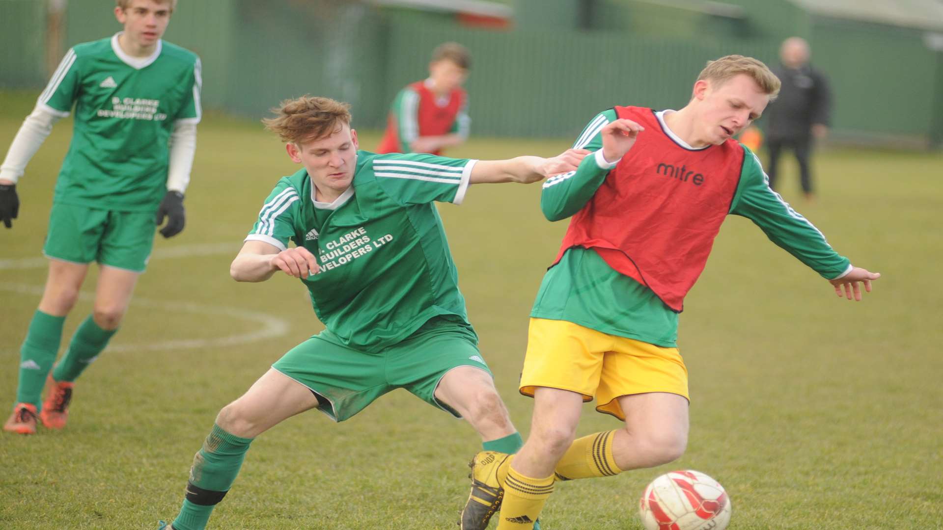 Cliffe Woods Colts get ahead of Eagles Green in Under-18 Division 1 Picture: Steve Crispe