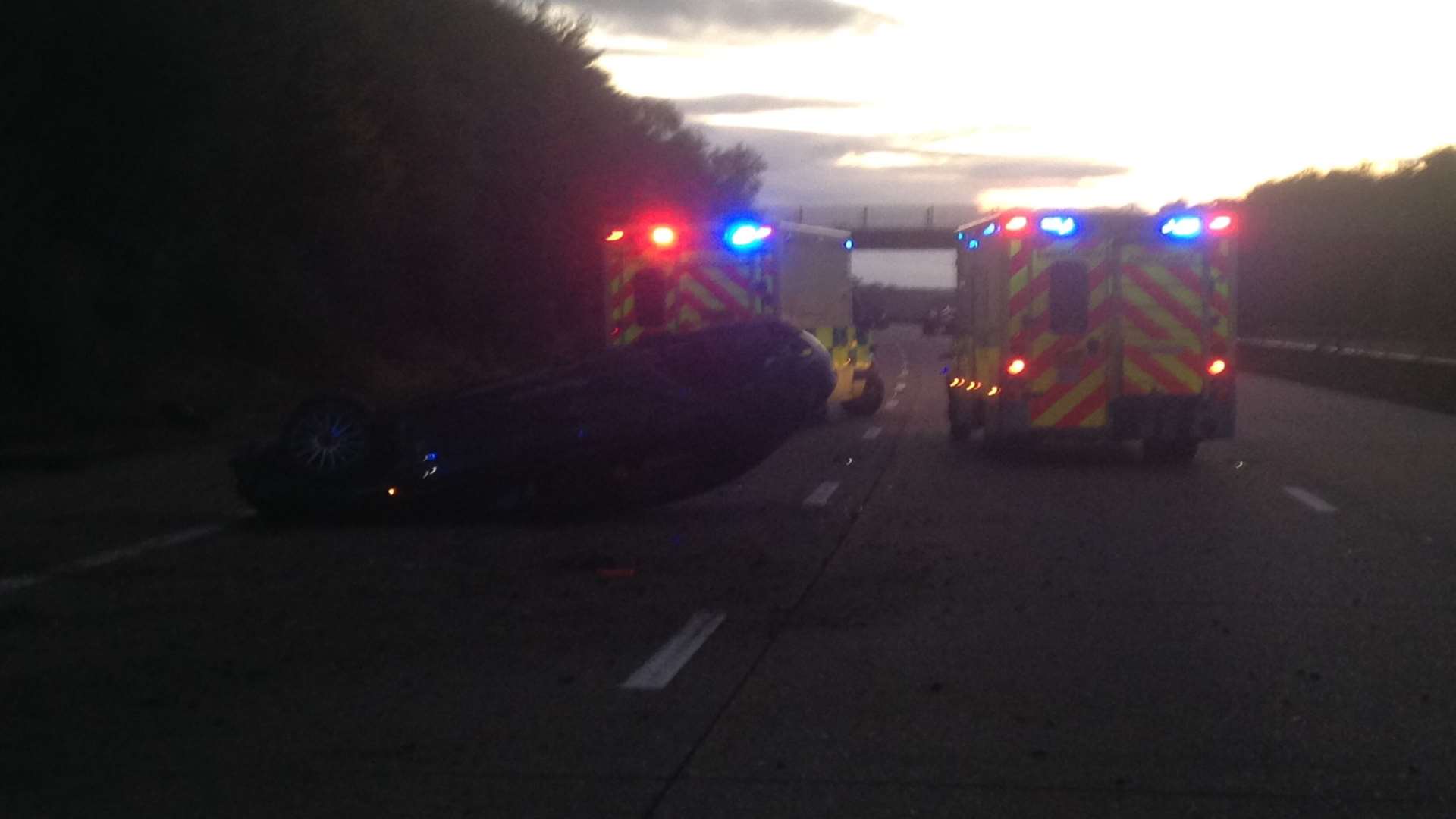 The overturned car on the M20. Picture courtesy @kentpoliceroads
