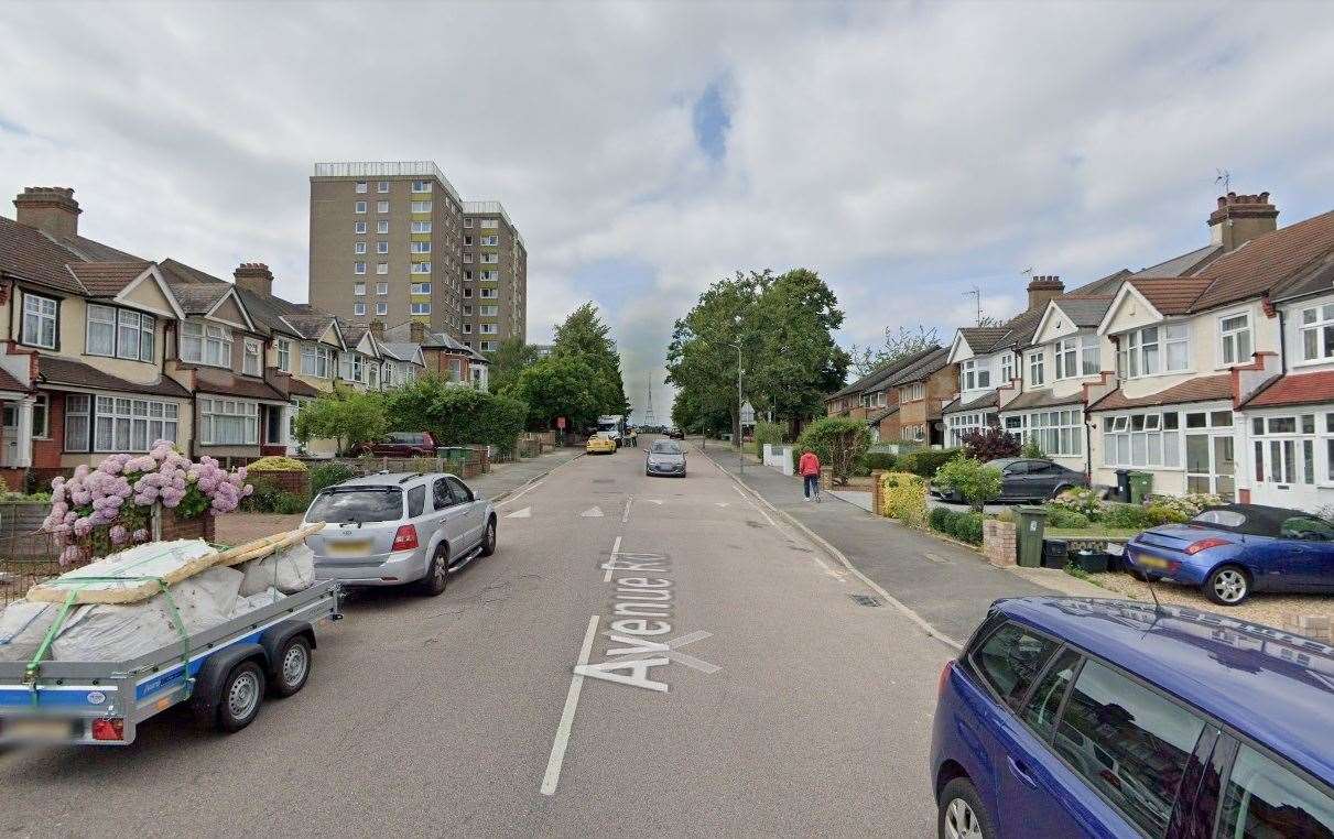 The incident took place on Avenue Road, Penge