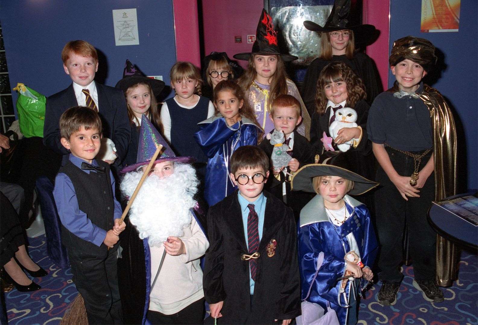Harry Potter fans waiting to see their favourite book on film, November 2001
