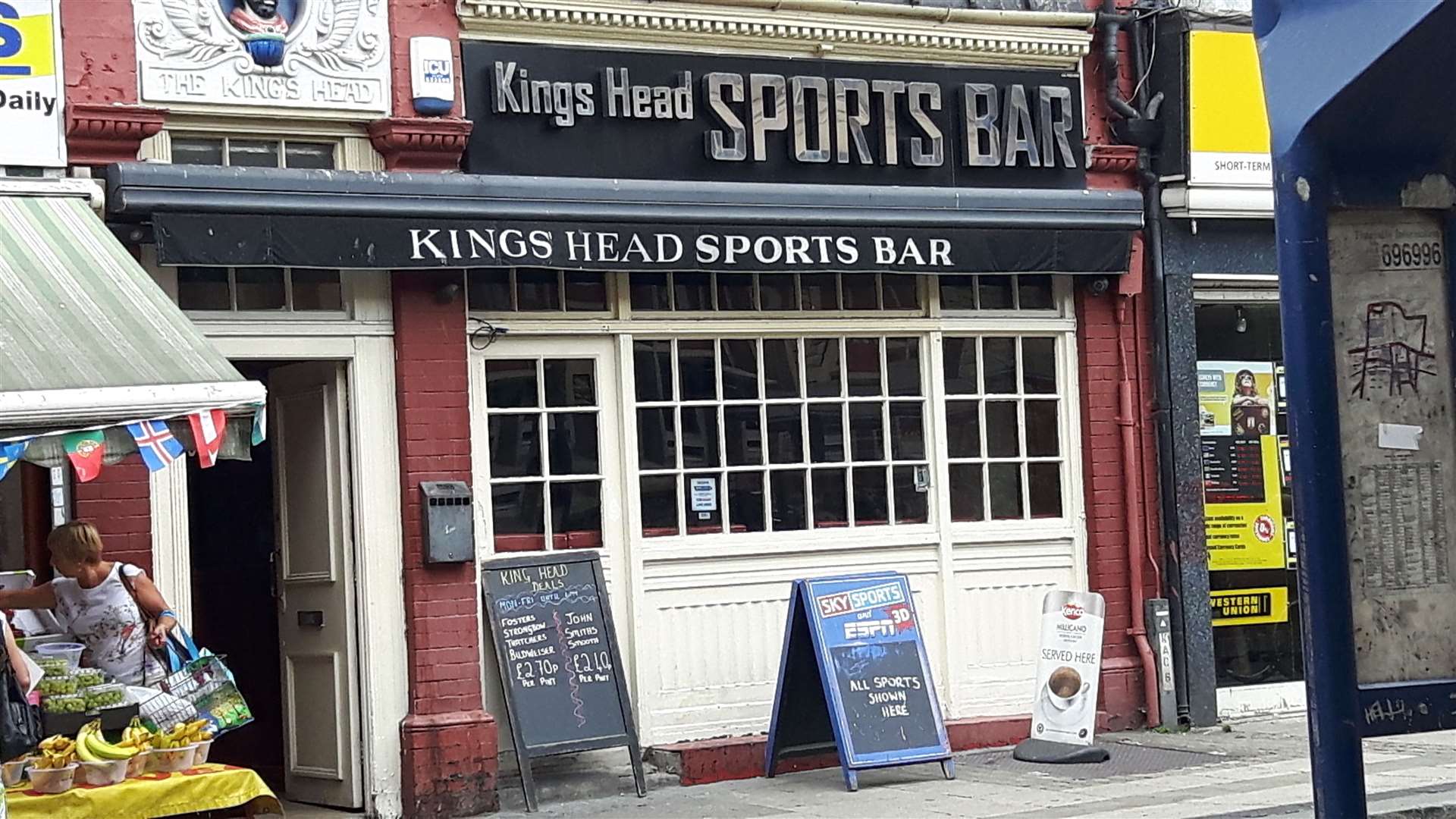 Kings Head sports bar in King Street, Gravesend