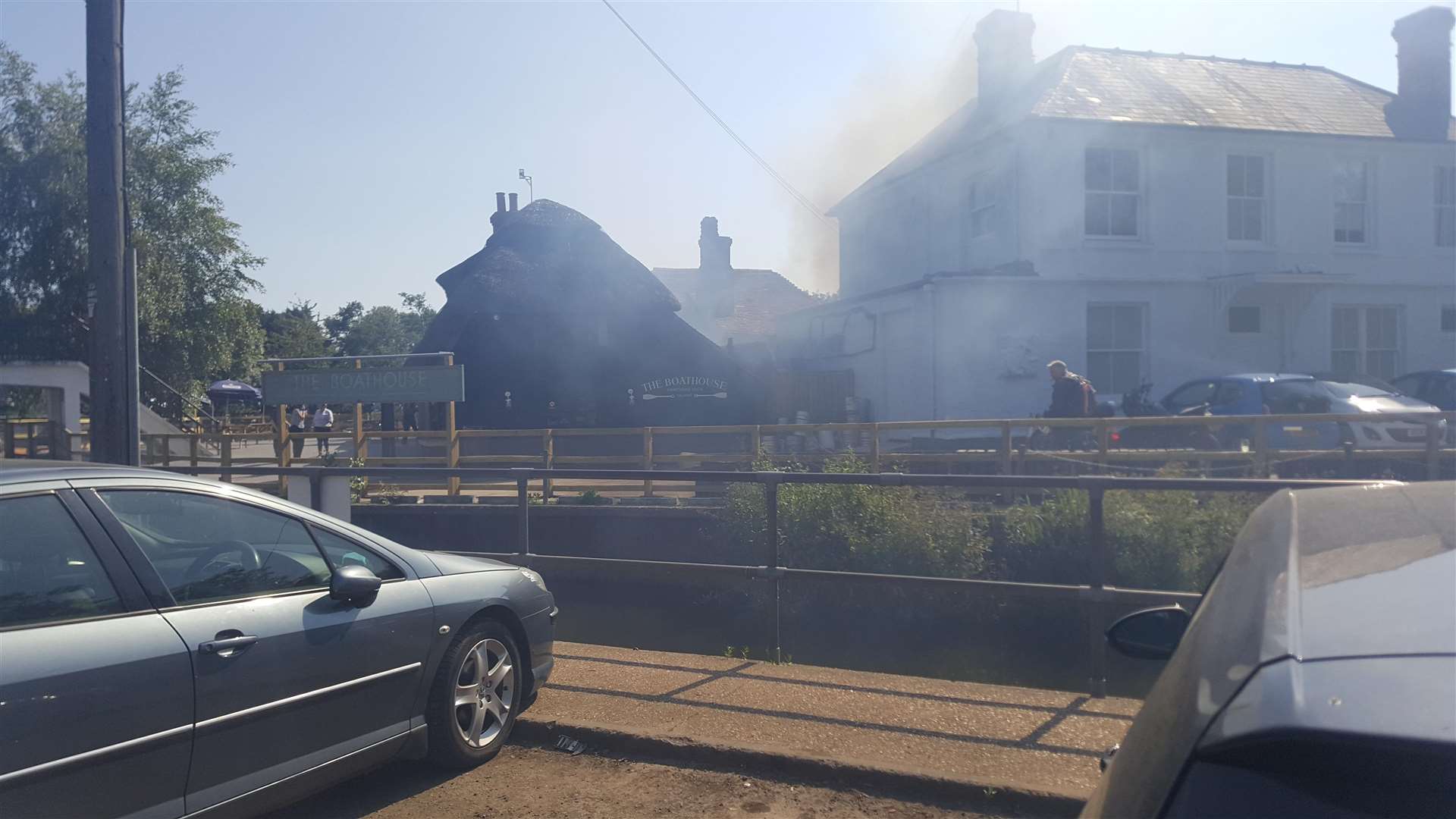 Drinkers and diners were evacuated after a fire at The Boathouse in Yalding (2710321)