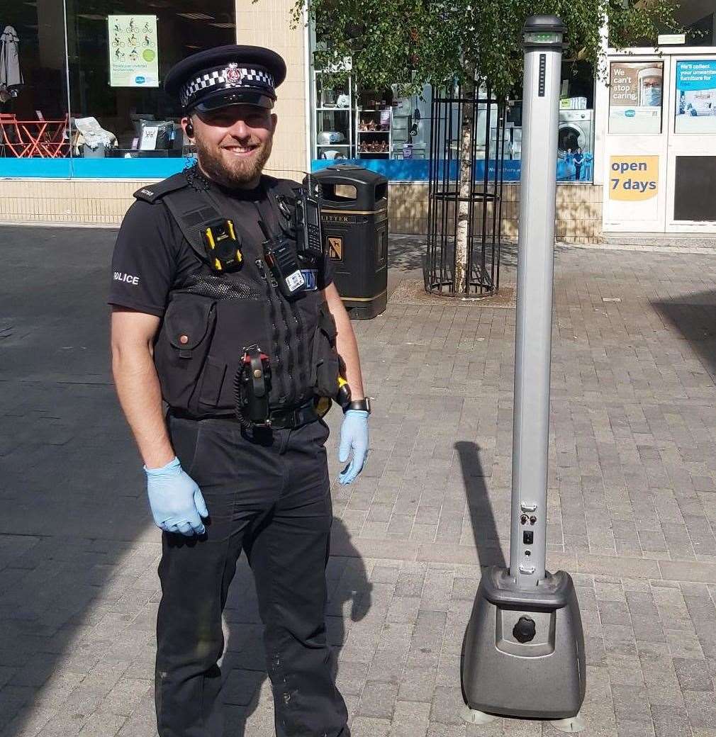 A police offier with a knife bar to search for weapons. Pic Kent Police