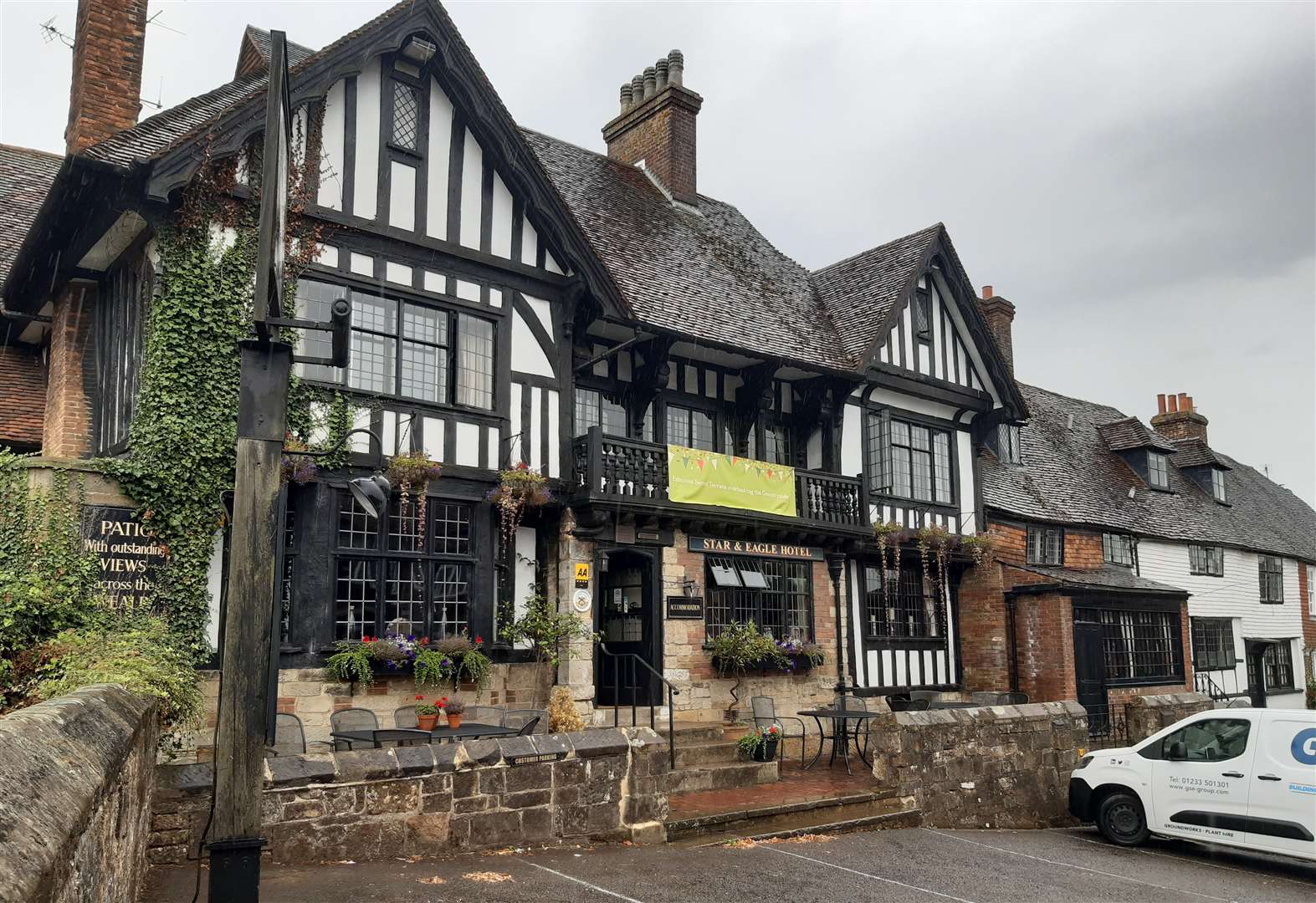 The Star and Eagel Hotel in Goudhurst is located on the bend of Church Road