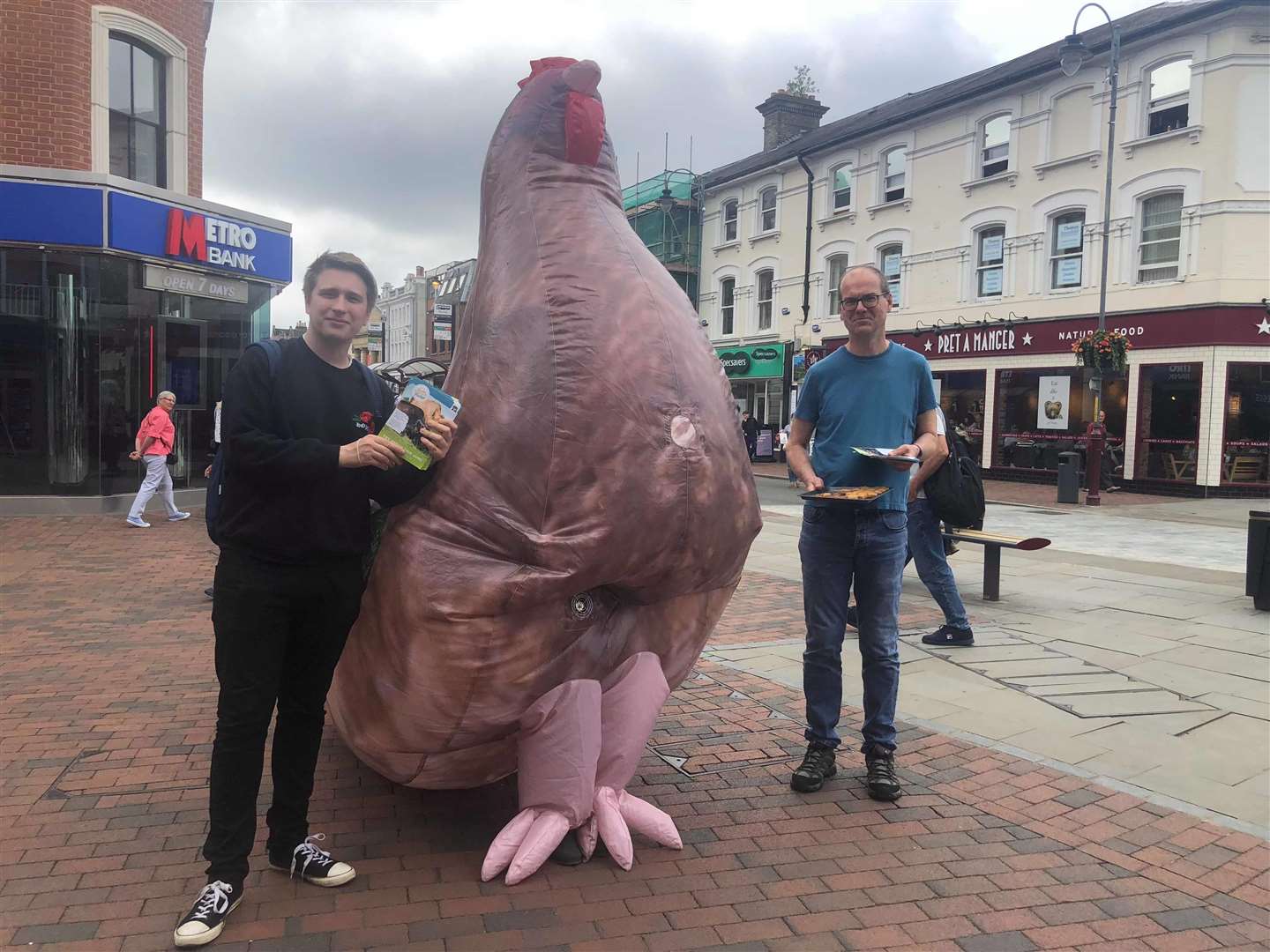 Animal Aid activists brought a huge inflatable chicken to Tunbridge Wells as part of their vegan campaign. (2332179)