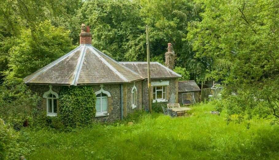 A selection of cottages are included. Picture: Strutt and Parker/Rightmove