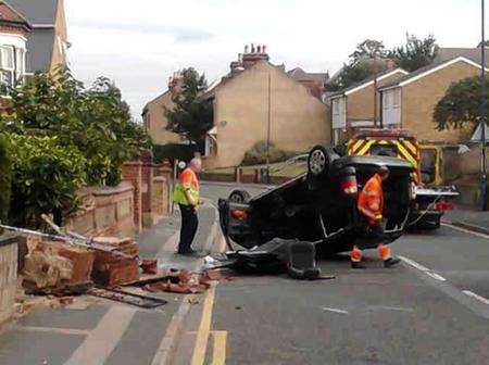Car flips on its roof in Wrotham Road, Gravesend