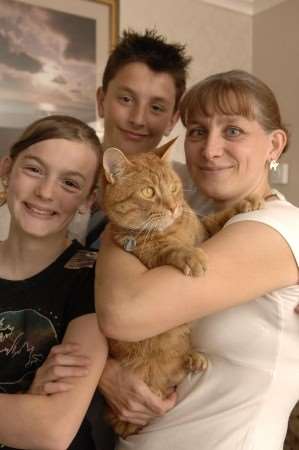 Rosemary Horton with Tianna,Thomas and pet cat George