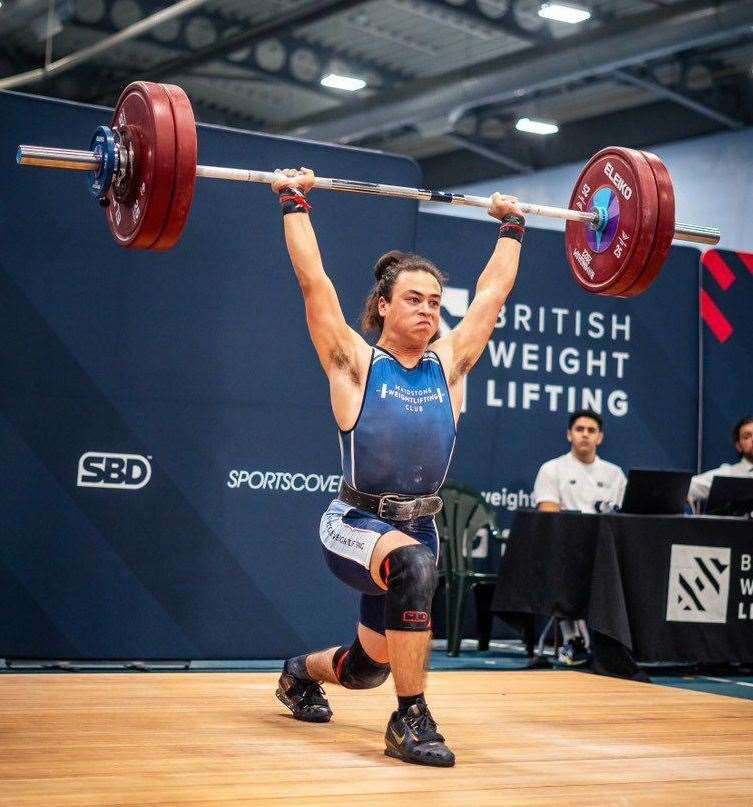 Silver Ee of Maidstone Weightlifting Club set a new under-17 clean and jerk British record in Leeds