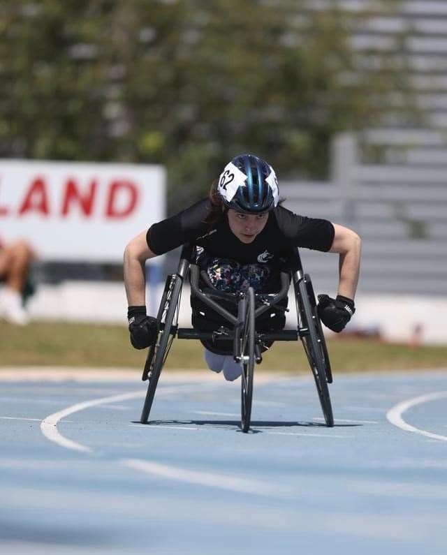 Previously a competitive swimmer, Ellis welcomed the "fresh start" of wheelchair racing