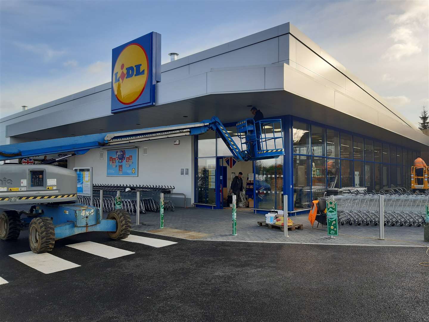 The finishing touches being put to the recently opened Lidl store in London Road, Ditton