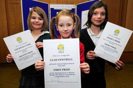 From left, 2nd placed Courtney Cook, nine, winner Leah Fewtrell, six, and 3rd placed Jessica Moss, 10.