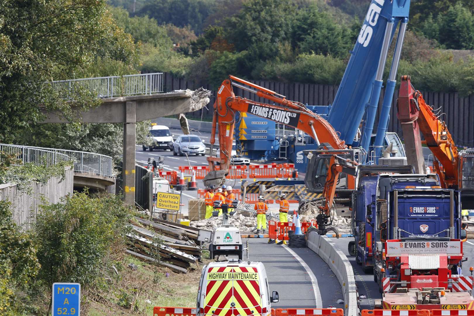 Highways England removing Teapot Lane footbridge that crosses the M20. Picture: Andy Jones