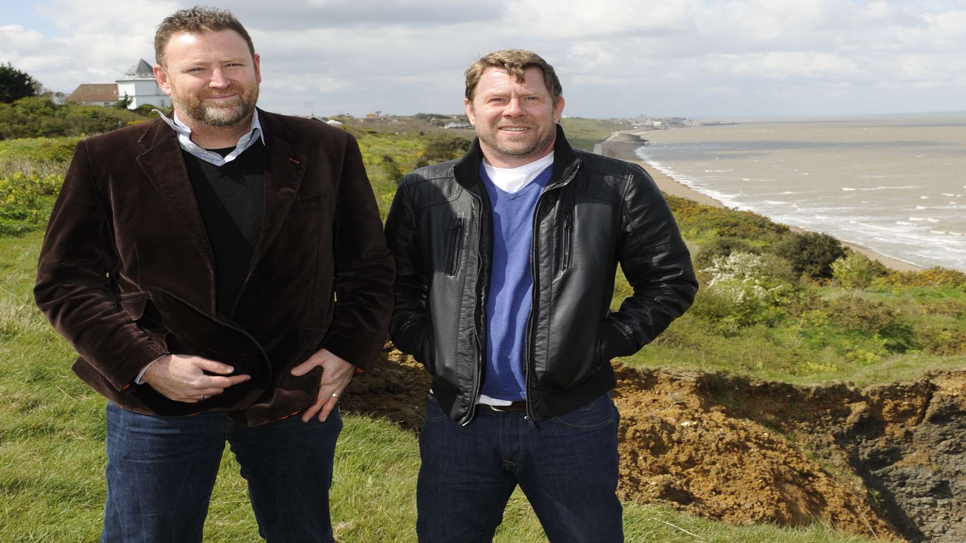 Jason Hollingsworth and Phillip Long want to put Kinetic sculptures along the seafront