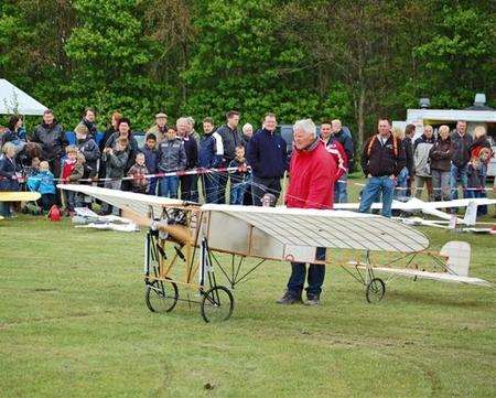 Henk van Hoorn with his model aircraft