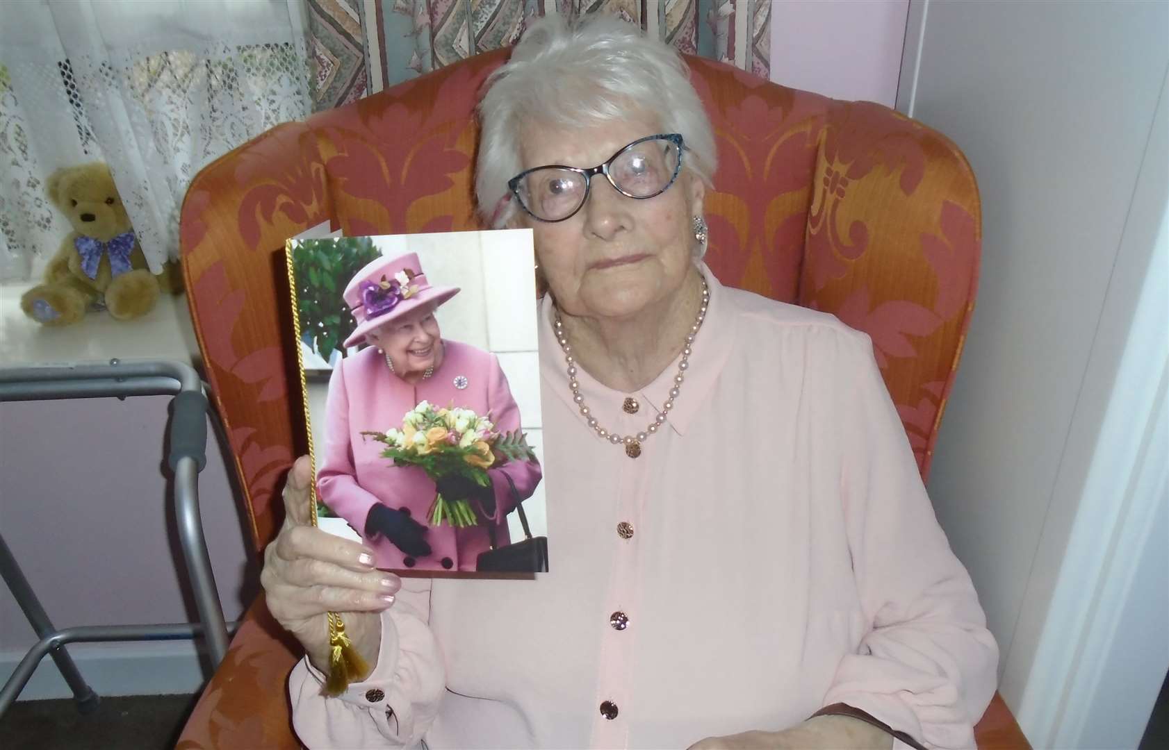 Anne Potter with her card from Her Majesty the Queen. Picture: Gardenia House