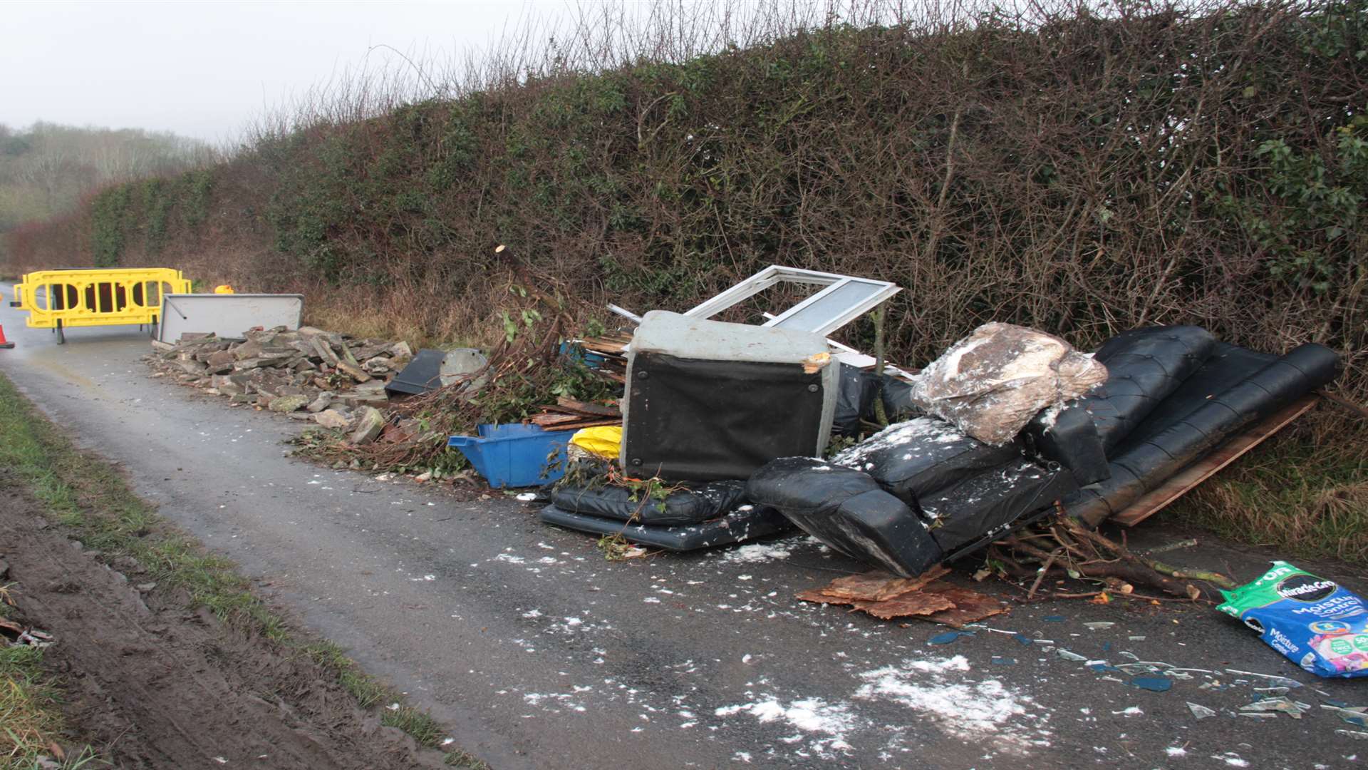 Furniture and rubble has been dumped in Pinesfield Lane, Trottisclife.